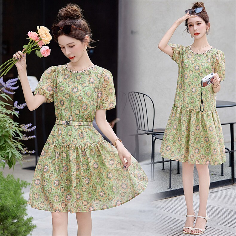 碎花连衣裙2025夏季新款小个子巨好看的波西米亚气质收腰度假短裙，女装连衣裙，韩宇舍