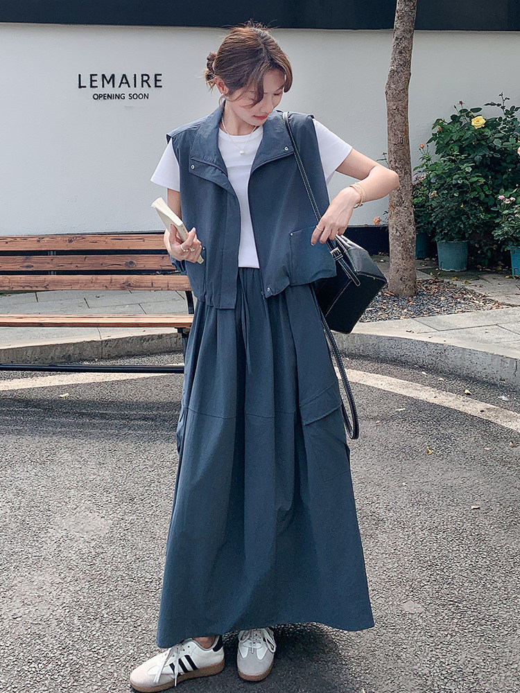 灰蓝色工装半身长裙子套装女夏季2025新款时尚休闲马甲T恤三件套,女装套装/套裙,辉之琳