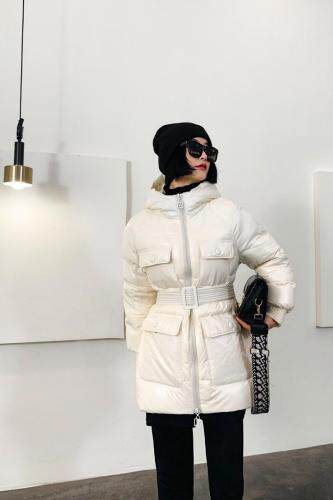 连帽口袋腰带羽绒服90绒，女装羽绒服，哥卓