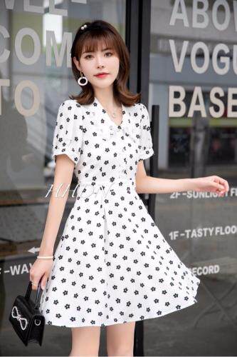 2021年夏季新款韩版修身连衣裙，女装连衣裙，红火丹妮