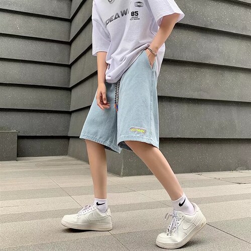 深蓝色