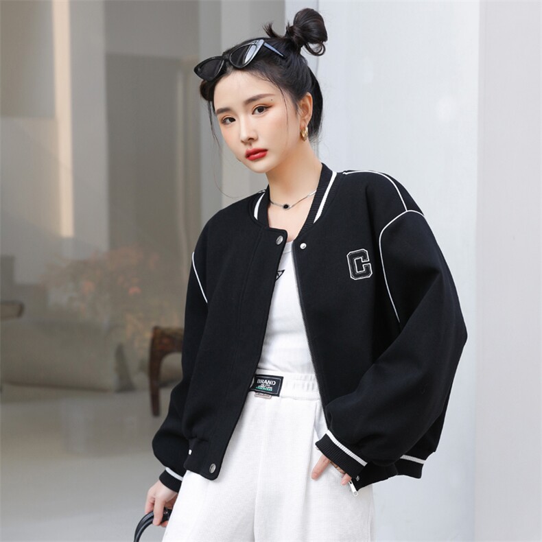 2025年春秋季新款简洁大方时尚设计感拼接网红小香风百搭外套女,女装短外套,天丽