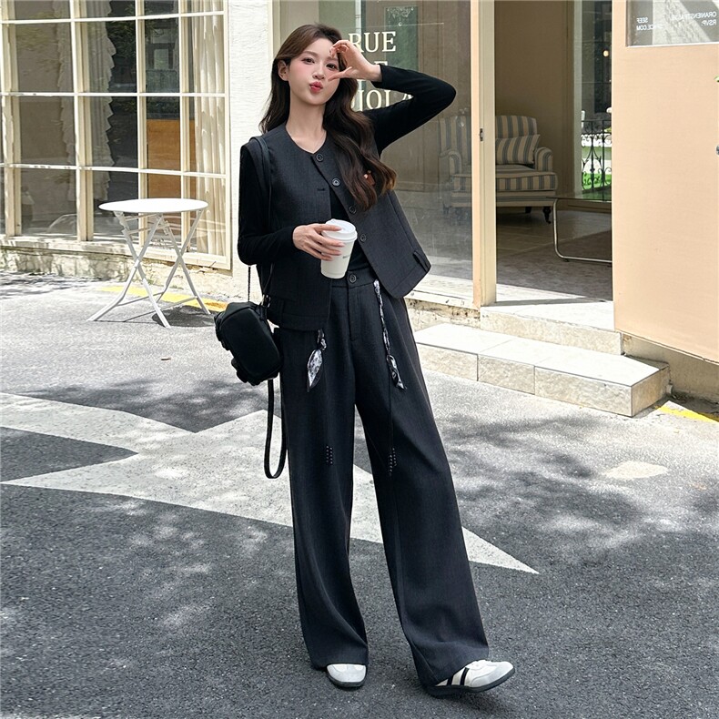 套装女2025秋季新款西装马甲阔腿裤洋气休闲三件套,女装套装/套裙,瑶迪依秀