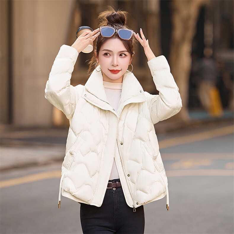 红色短款轻薄羽绒服女2024新款冬季爆款时尚小个子保暖白鸭绒外套,女装羽绒服,琦鑫阁（原依鑫阁）
