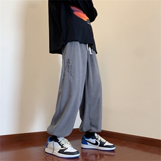 灰色