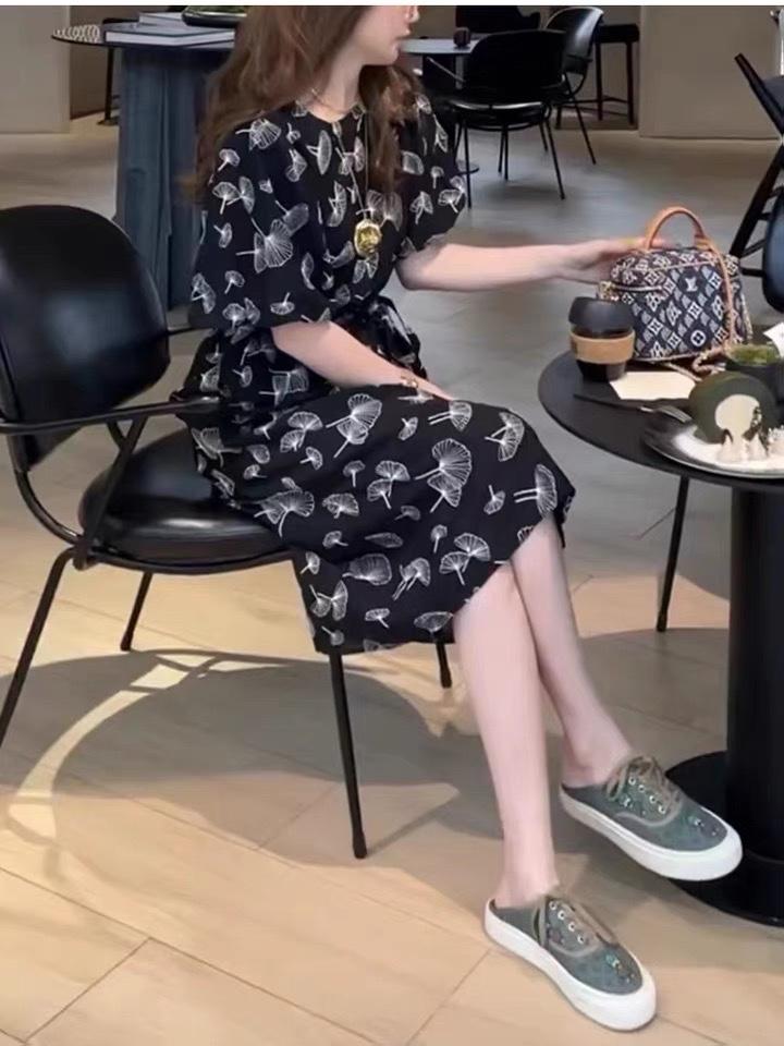 夏季新款收腰设计感法式泡泡袖连衣裙,女装连衣裙,L·H·X