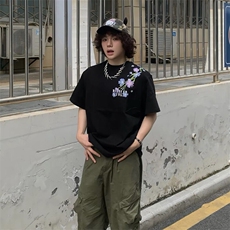 黑色