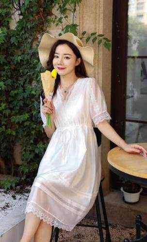 天丝材质珠片花边设计连衣裙图片