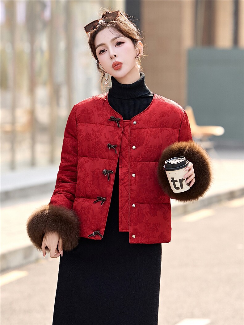 现货。现货。2025年冬季短款真狐狸毛羽绒服,女装羽绒服,伊仟回