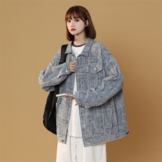 深蓝色