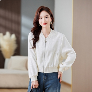 时尚百搭棒球服短外套女 秋季新款显瘦小个子休闲上衣图片