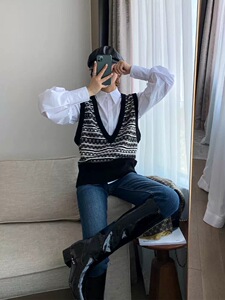 时尚V领宽松慵懒风拼色无袖毛衣背心女装针织马甲图片