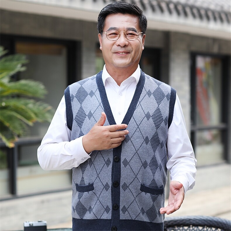 2024秋冬新款中老年男款V领纽扣开衫，男装羊绒背心，衣恋羊绒