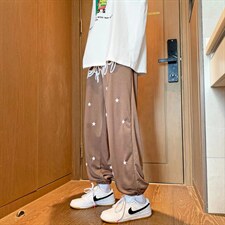 浅棕色