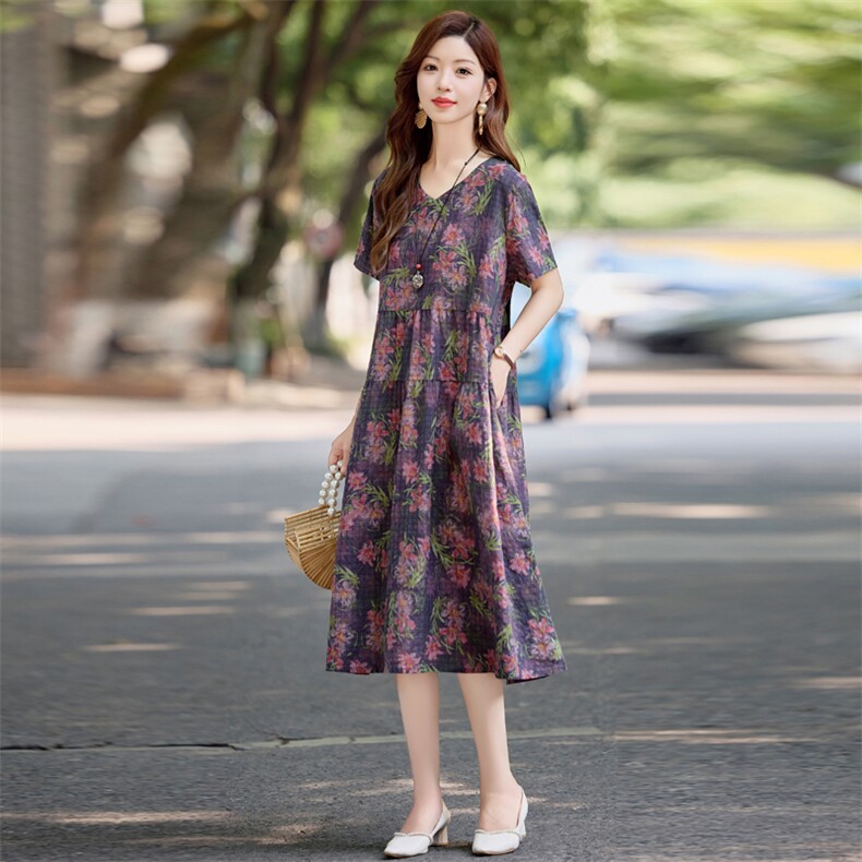 现货，，复古减龄碎花连衣裙女装2025年新款夏季气质收腰棉麻裙子,女装连衣裙,依万里