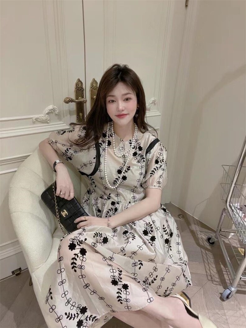 夏季韩版花裙，其它，唇蔻