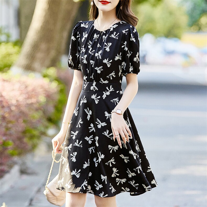 碎花连衣裙女夏季2025新款印花气质高级感显瘦小个子中女款a字裙,女装连衣裙,魅丽静蓝