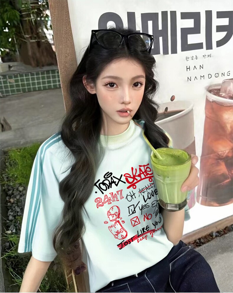 抖音得物品质二开240克宽松纯棉美式潮牌印花三条杠中性风短袖T恤,男装T恤,电商A486