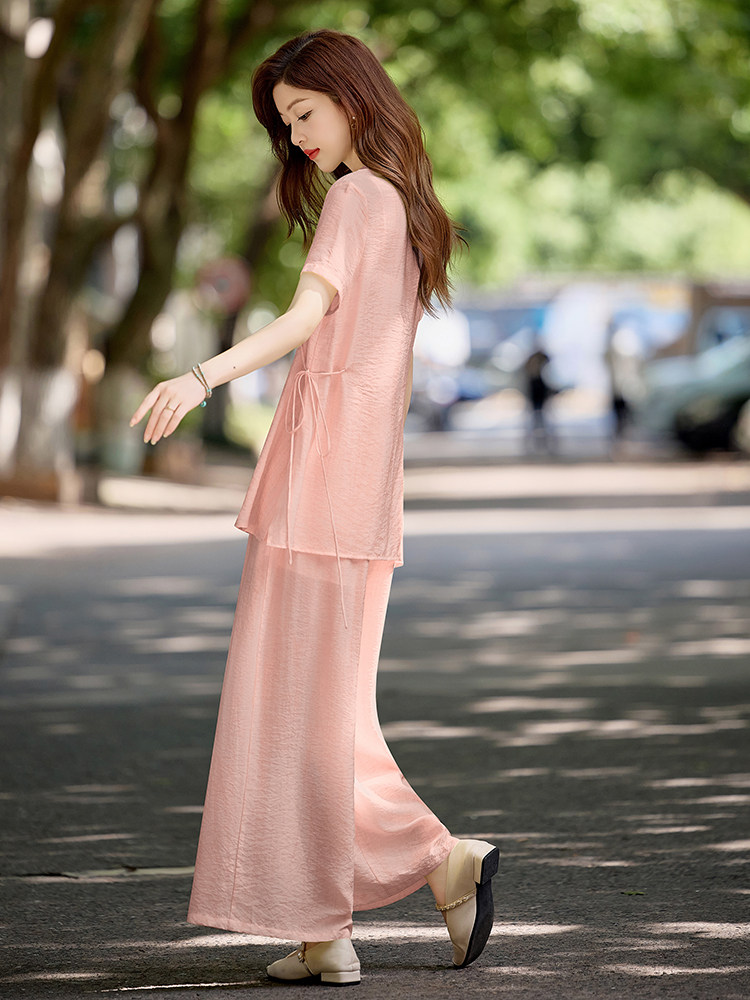 洋气粉色新中式套装女2026夏季薄款立领盘扣上衣显瘦阔腿裤两件套,女装套装/套裙,水衣源