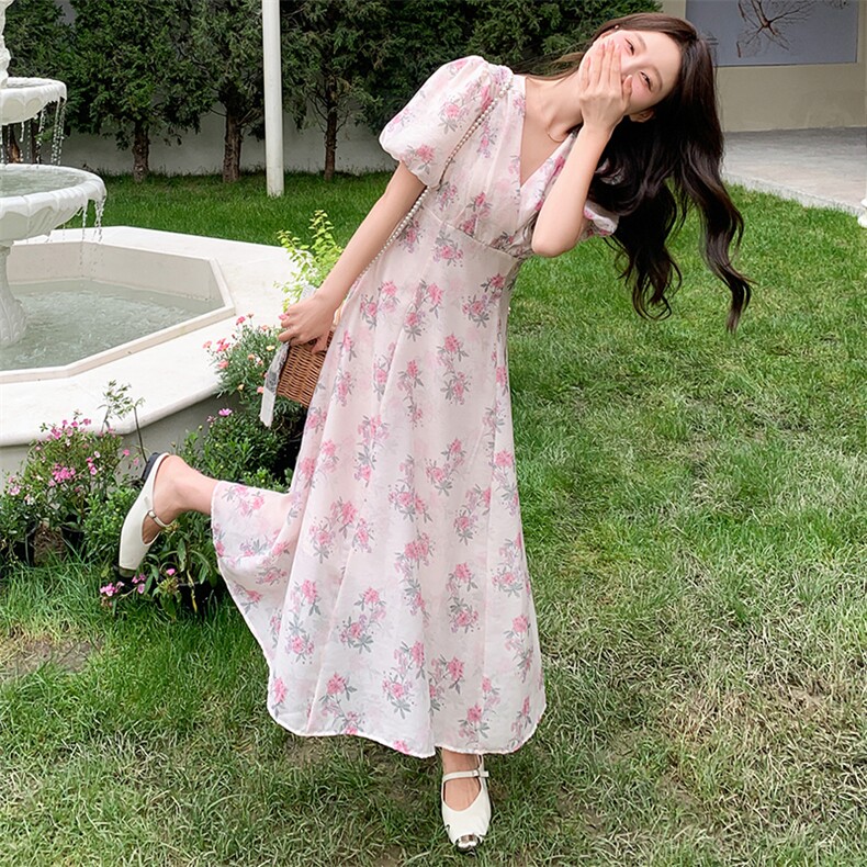 粉色法式泡泡袖连衣裙女夏季2024新款小清新超仙显瘦中长款仙女裙图片
