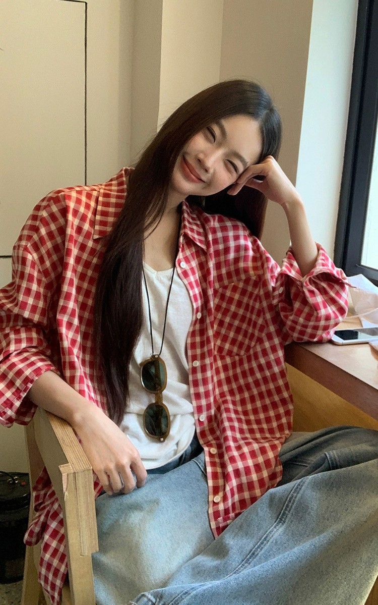 2025纯棉复古红显白格子宽松长袖衬衫,女装衬衫,湘姗