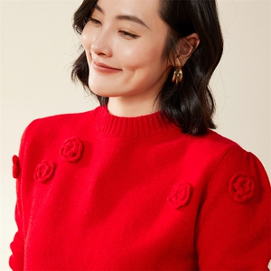 时尚新款女装红色羊毛毛衣 优雅花朵装饰 舒适百搭款图片