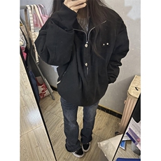 黑色