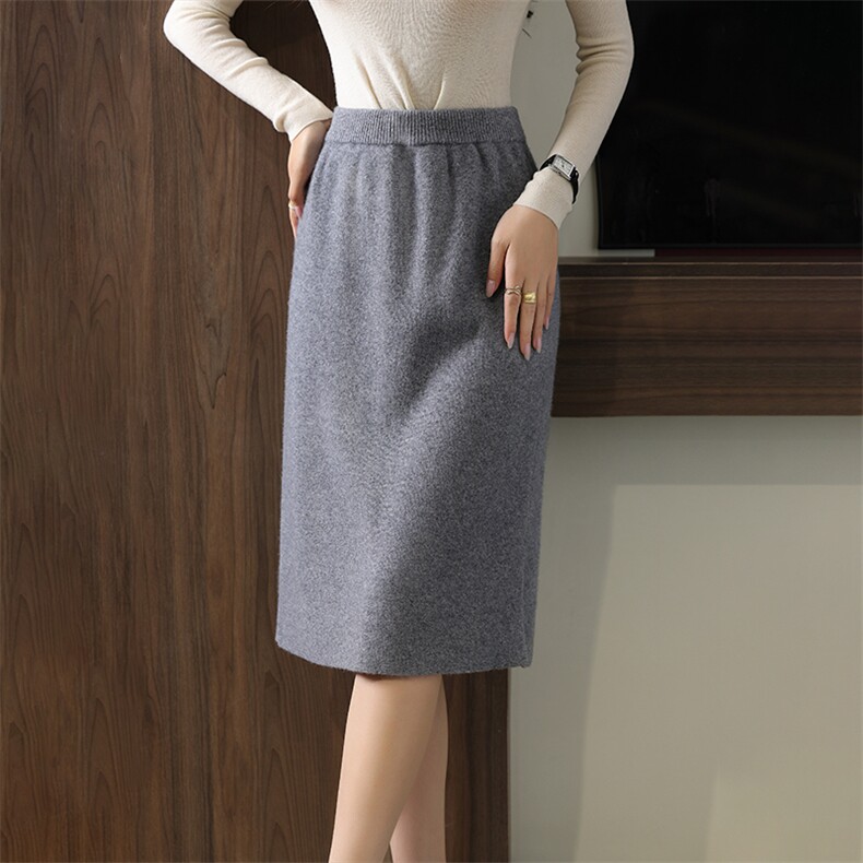 2025年秋季中腰百搭四平后开叉裙时尚休闲，女装半身裙，举月羊绒