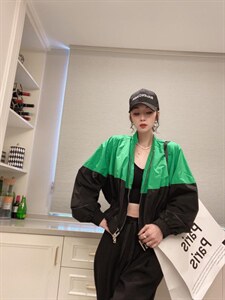 时尚撞色防晒衣图片