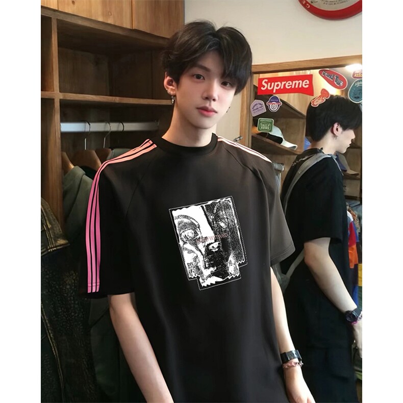 抖音得物品质二开240克宽松纯棉美式潮牌印花三条杠中性风短袖T恤,男装T恤,电商A486