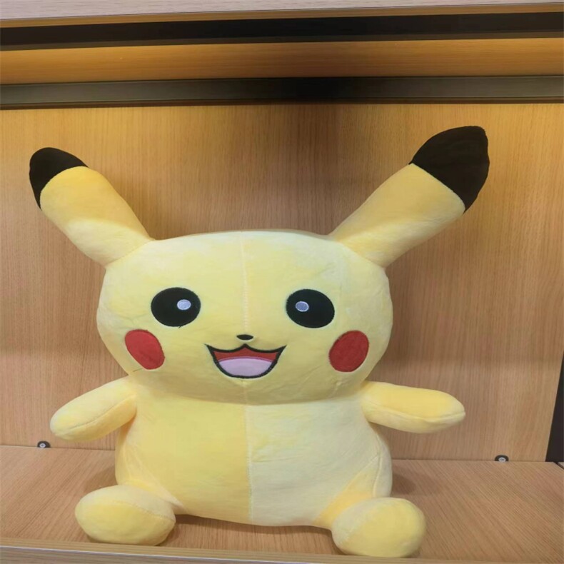 亿卡萌毛绒玩具 四面弹皮卡卡