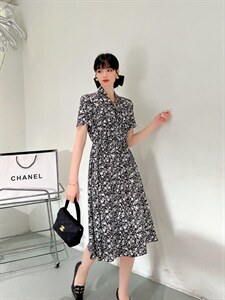 [现货]碎花连衣裙，两色、四个尺码图片