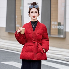 现货。现货2026年冬季人丝轻奢中重工刺绣中长款羽绒新款，女装羽绒服，艾仟回(原伊仟回)