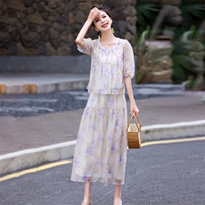 退现夏天2024wiu炸街减龄时尚半裙套装超好看高端小衫吊三件套潮，女装套装/套裙，朵莱米