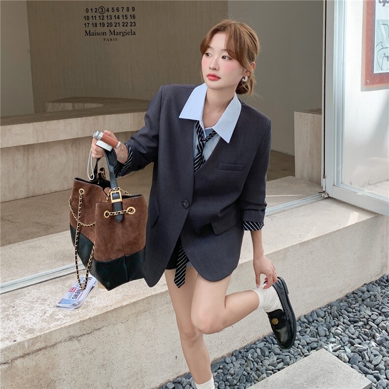 通勤灰色西服上衣套装女春秋超火好看高级小众休闲职业西装短外套,女装短外套,2C098