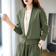 绿色上衣
