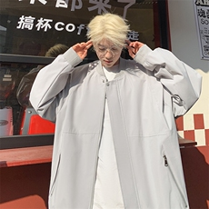 米白色