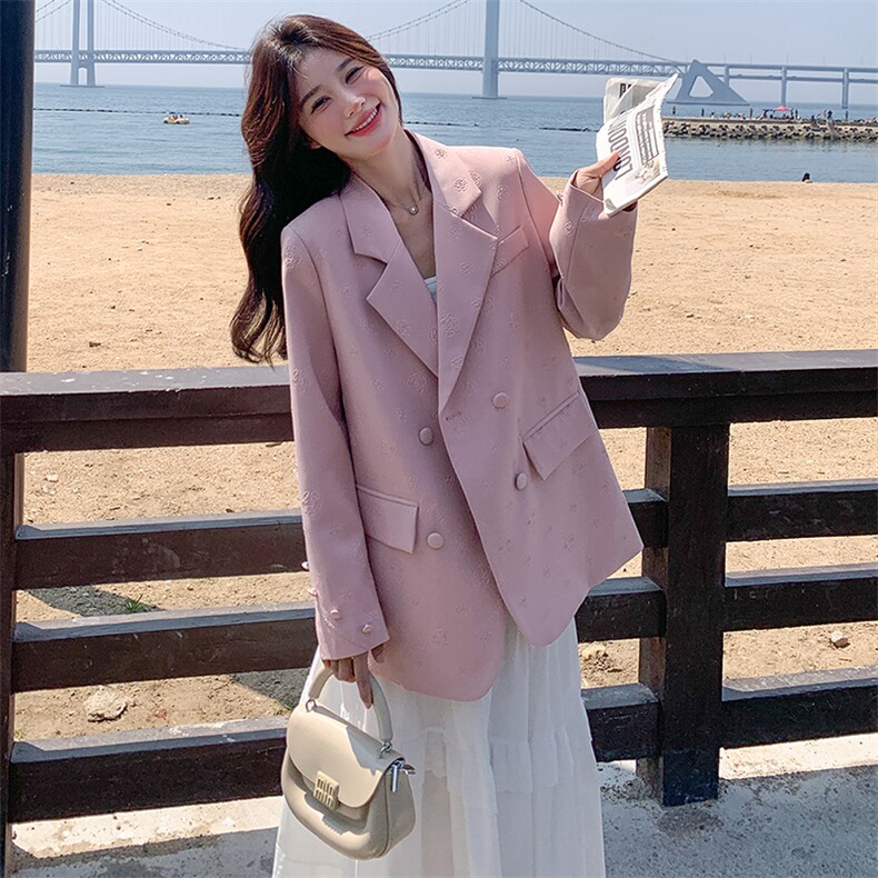 小个子提花粉色西服女2024春秋新款休闲宽松小众设计感小西装外套,女装西装,冬木谷雨