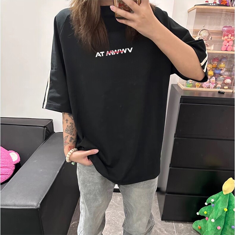 抖音得物高品质二开240克宽松纯棉美式潮牌三条杠织带短袖T恤图片