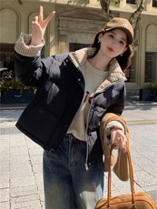现货新款韩版宽松立领撞色格子袖口羽绒服短款外套百搭洋气，女装羽绒服，韩然一族
