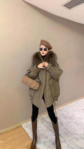 烟雨美人新款大毛领羽绒服，女装羽绒服，烟雨美人