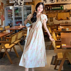 法式碎花方领连衣裙女2024夏季新款小个子茶歇超好看高级感长裙子，女装连衣裙，2C118