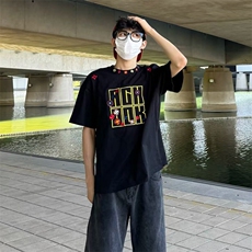 黑色