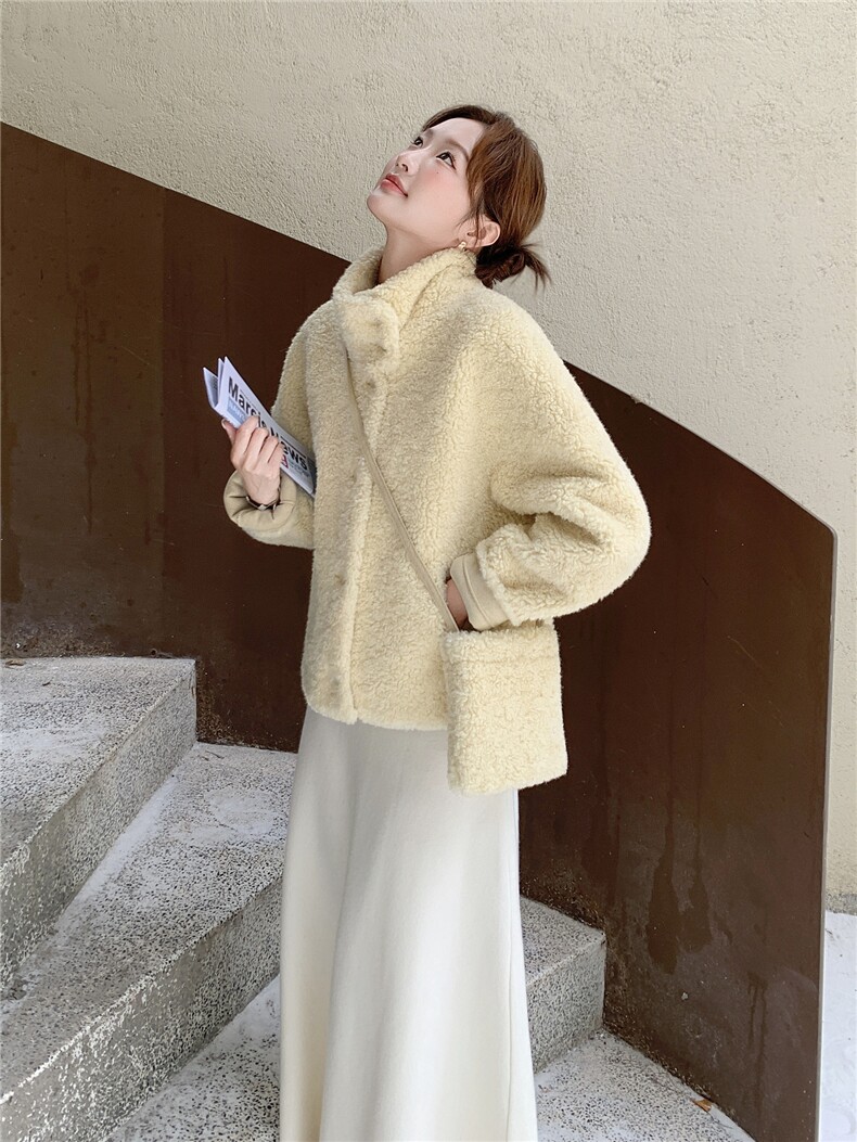 210-3291-P185-k268奶黄色甜美立领皮毛一体加厚短外套,女装羊羔毛/颗粒绒,韩蜜菓