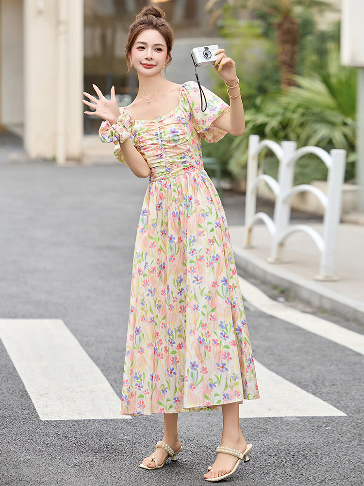 法式碎花纯棉连衣裙女2026夏新款方领气质甜美减龄泡泡袖收腰裙子,女装连衣裙,美沁