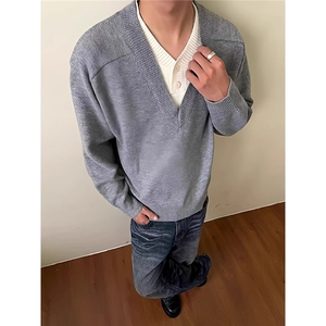 深灰色假两件V领毛衣男款秋冬美式覆古针织衫老钱风慵懒开衫外套图片