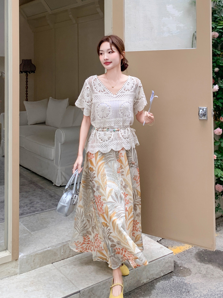 镂空钩花收腰上衣印花半身裙套装女夏季2026新款高级感两件套,女装套装/套裙,霓裳依族