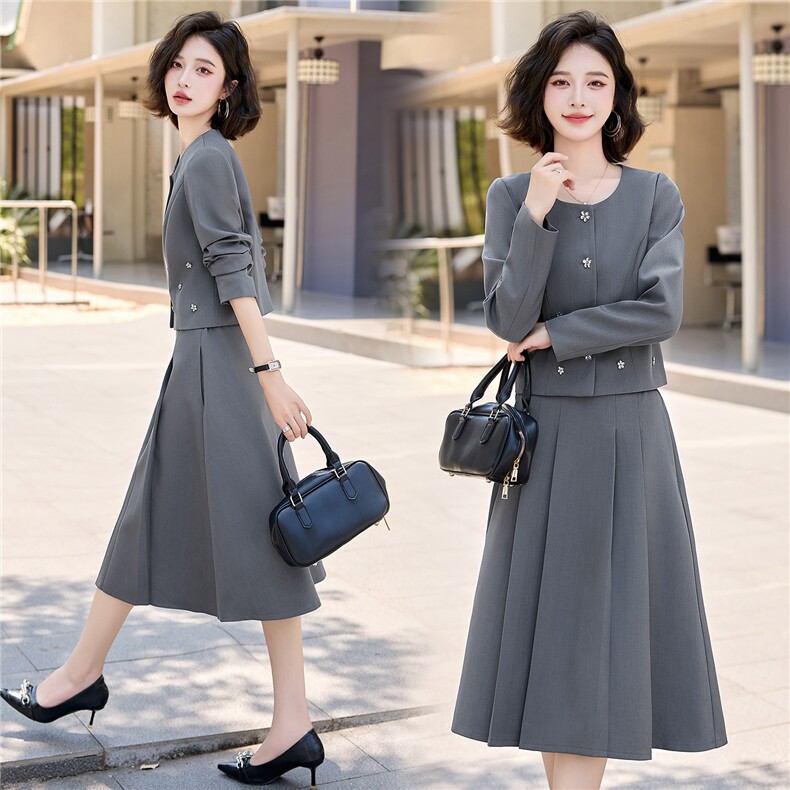 2026春装新款简约时尚修身两件套，女装套装/套裙，罗腾
