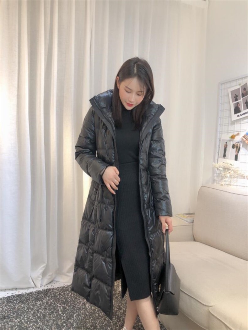 DINOBIENS/冬季显瘦定制面料羽绒服，女装羽绒服，迪诺比亚