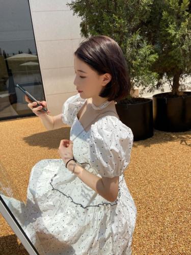 白色波点提花连衣裙,女装连衣裙,ceelphy